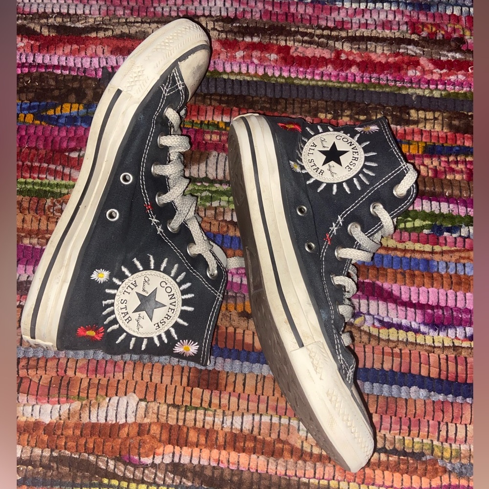 FLOWER EMBROIDERY HIGH TOP CONVERSE CHUCK TAYLOR